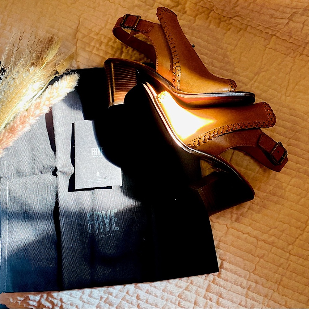 FRYE Italian quality Leather shoes